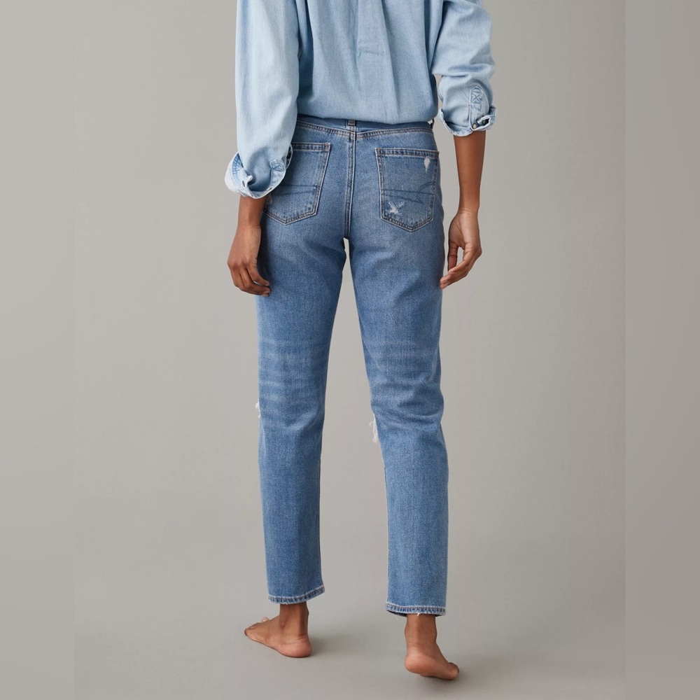 AE ripped mom jean - Picture 4 of 5